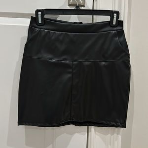 Black Windsor Pencil Skirt